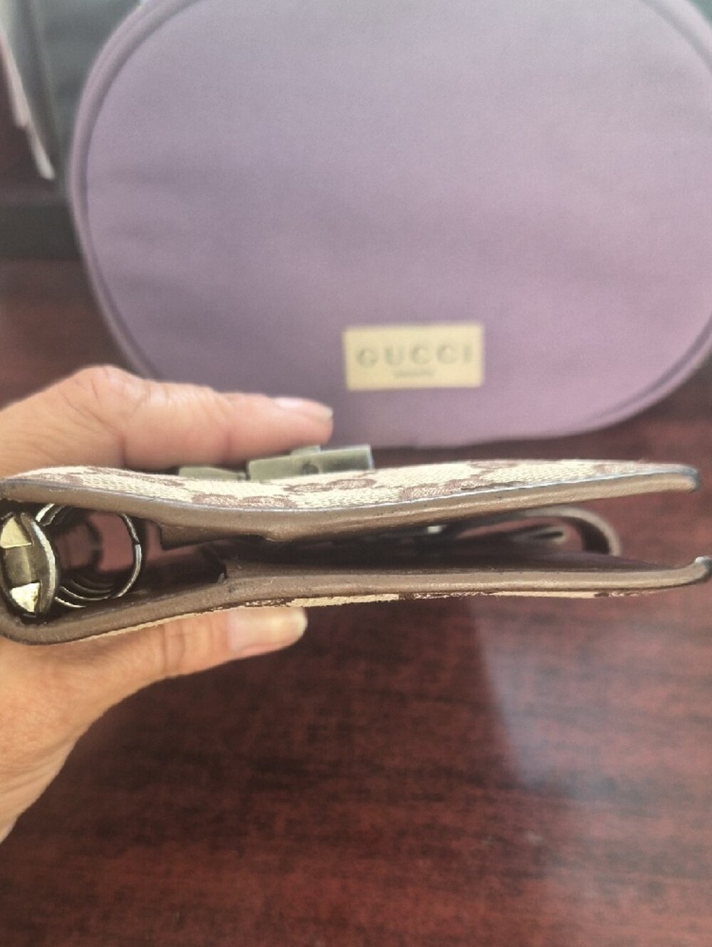 Bundle Gucci Wallet And Make Up Bag For Only $95 - Picture 7 of 16